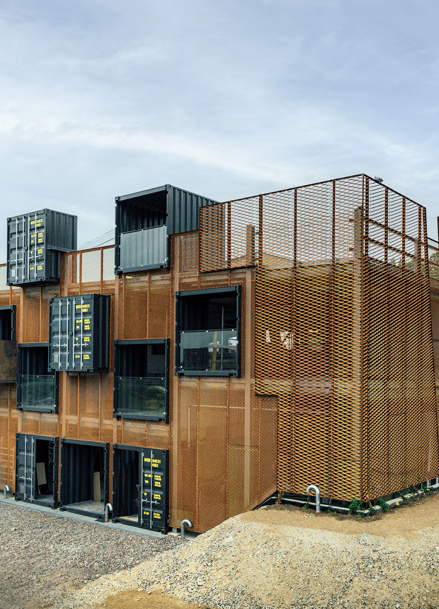 Multi-storey car park in steel